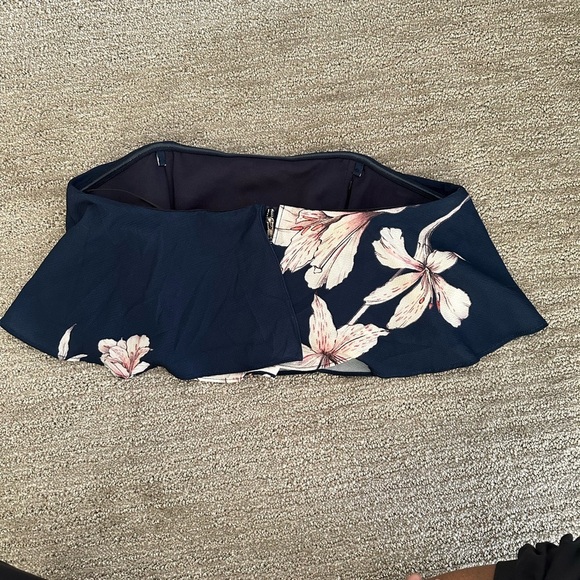 NWT Strapless Floral Crop Top Size 10 - Picture 3 of 6